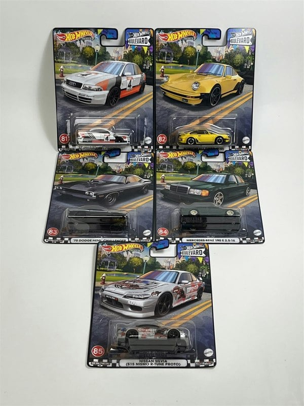 Hot Wheels Boulevard 5 Car Set 1:64 Scale GJT68 979S