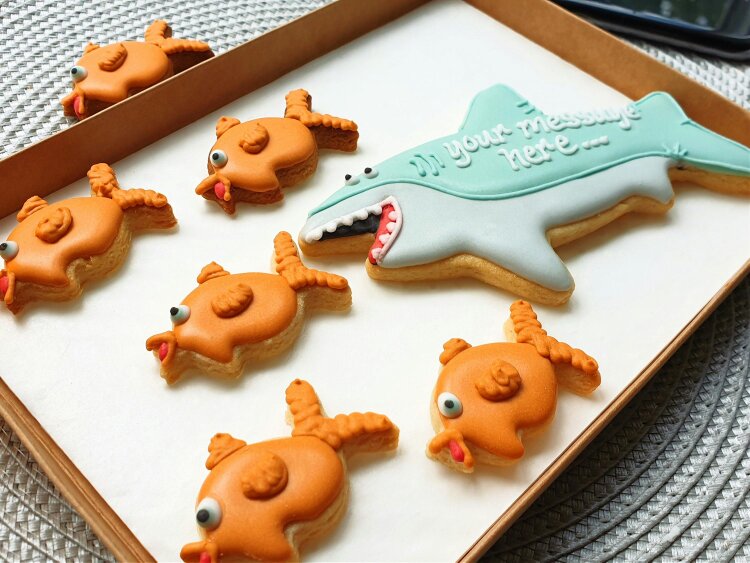 The Cookie Collaboration Hand-iced Personalised Shark Cookie LETTERBOX GIFT