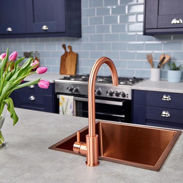 Flode Malaren | Single Lever Kitchen Sink Mixer Tap with Swivel Spout | Swan Neck Design | Rose Copper Finish