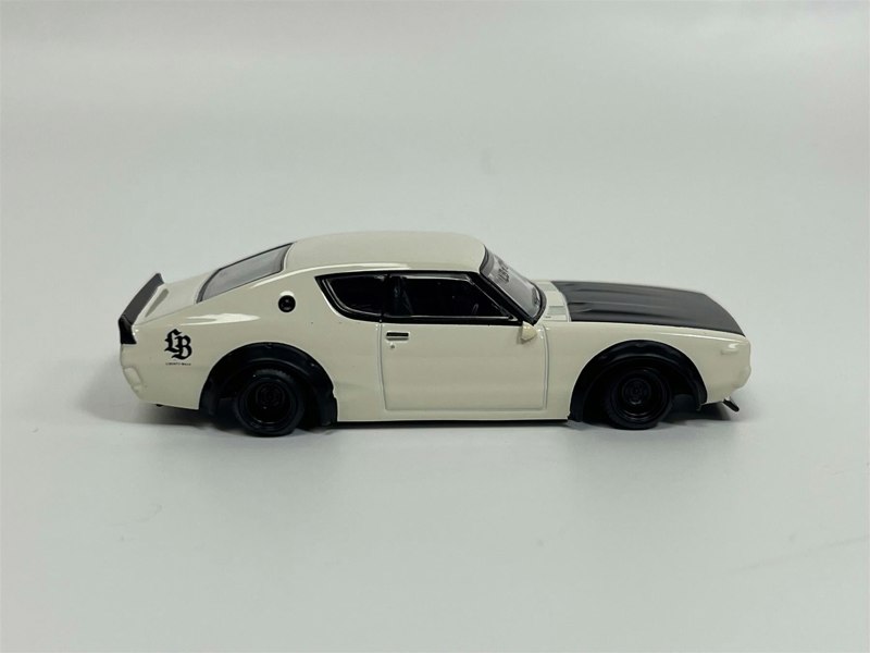 Mini GT Nissan Skyline Kenmeri Liberty Walk White 1:64 Mini GT MGT00702R