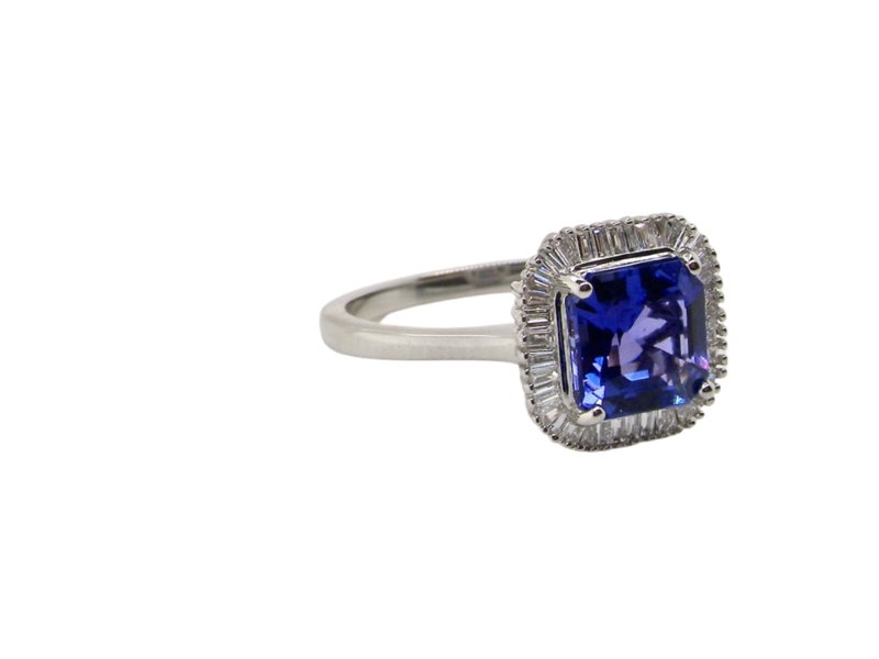  Tanzanite and Diamond cluster  ring