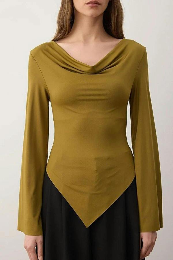 WOVCOR Asymmetric Fitted Knitted Blouse