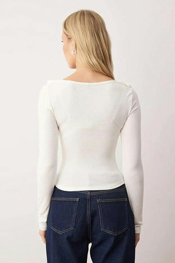 WOVCOR Ruffle Fitted Knit Blouse