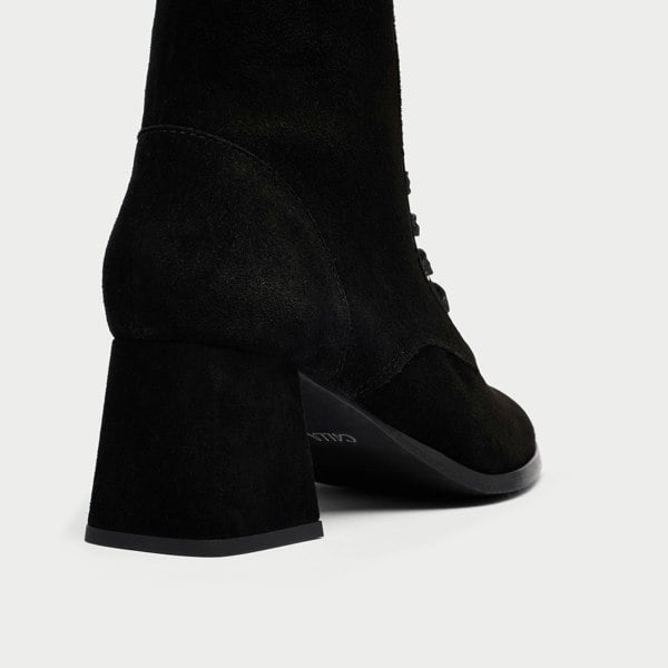 Calla Cleo Boots - Black Suede