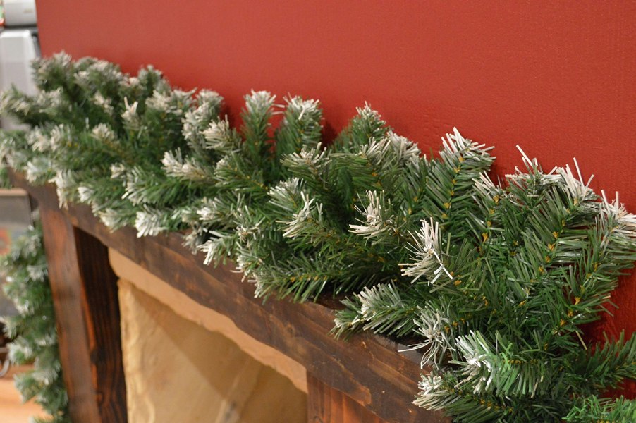 Samuel Alexander Premier 270cm (9ft) x 25cm Snow Tipped Green Christmas Garland Decoration
