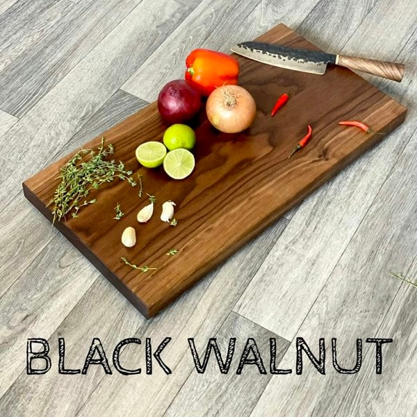 Giraffes & Craftz XL Walnut Chopping Board