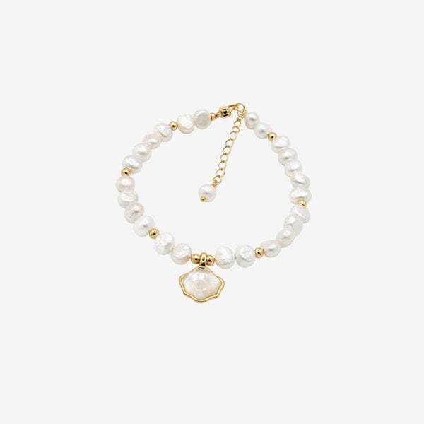 Uchi & Soto Shinju Pearl and Shell Bracelet