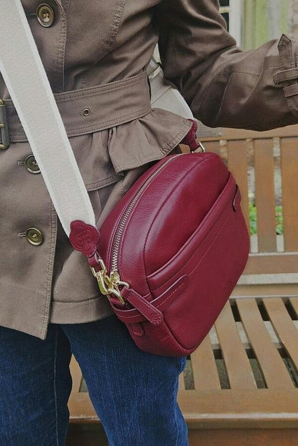 SADDLER Laura Leather Camera Bag - Handmade by Saddler – Compact, Stylish & Practical