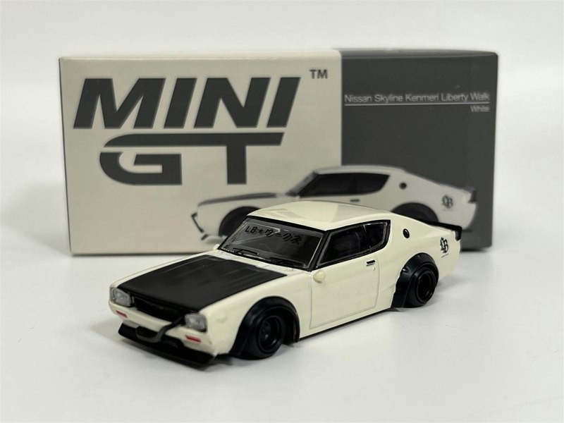 Mini GT Nissan Skyline Kenmeri Liberty Walk White 1:64 Mini GT MGT00702R