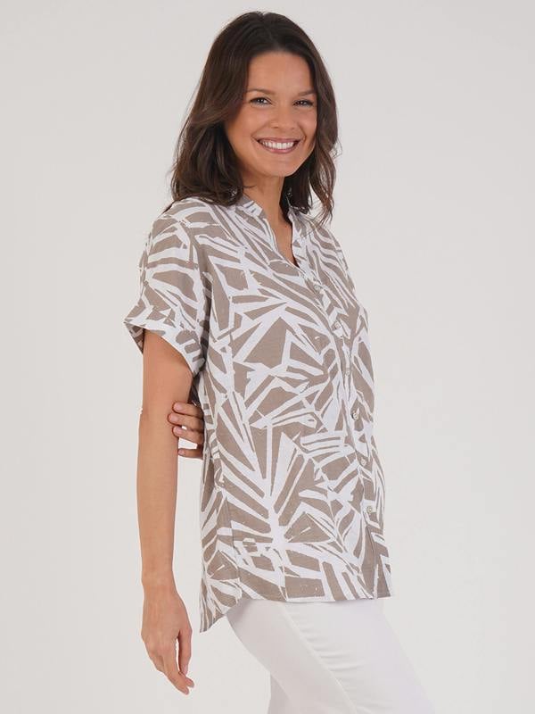 VIZ-A-VIZ Abstract Print Shirt