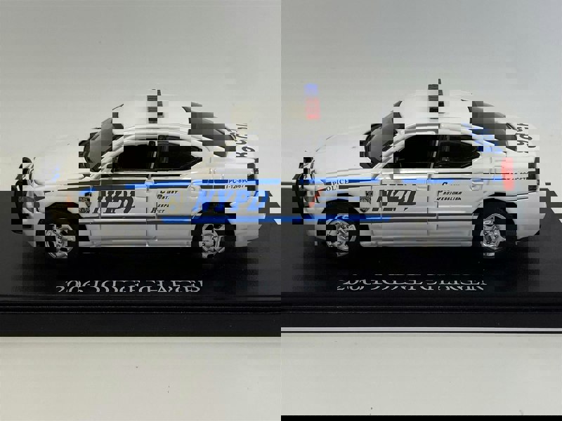castle 2006 dodge charger 1:43 scale greenlight 86603