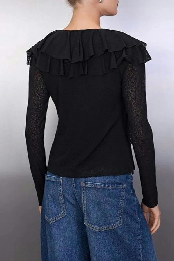 WOVCOR Flounced Ruffle V-Neck Regular Knit Blouse