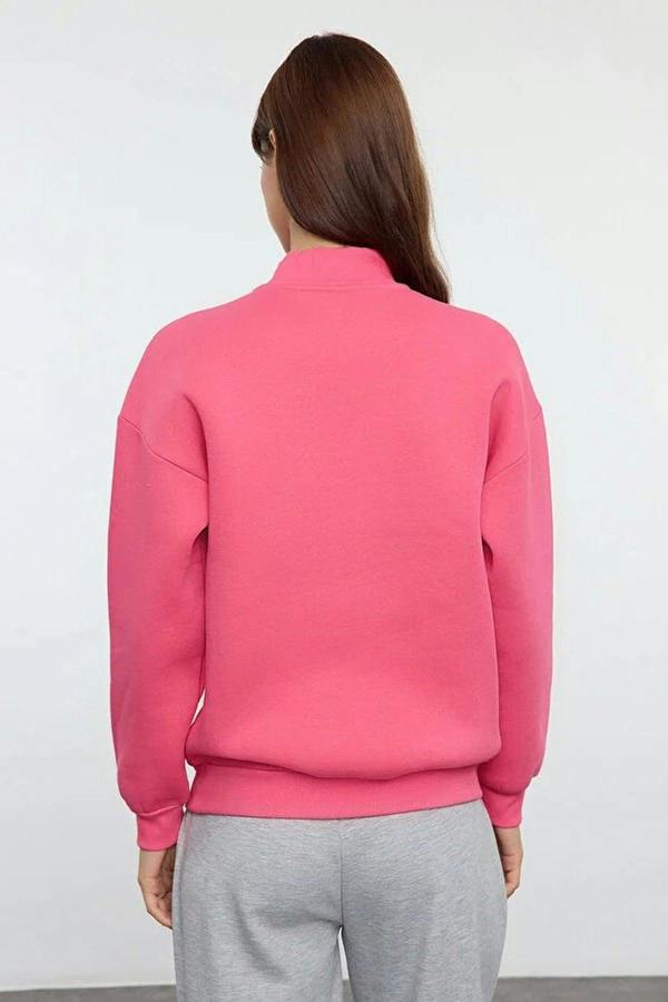 WOVCOR Stand-up Collar Knit Sweatshirt with Fleece Inside and Embroidered Slogan