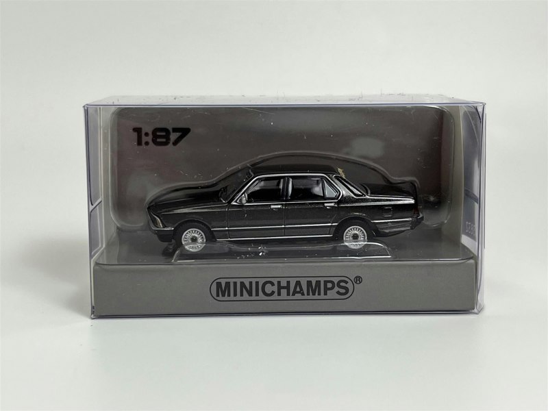 Minichamps BMW 7 Series 1977 Brown Metallic 1:87 Scale Minichamps 870020404