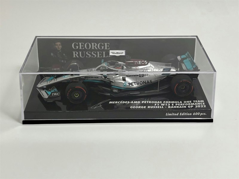 Minichamps George Russell #63 Mercedes F1 Team Bahrain GP 2022 1:43 Scale 417220163