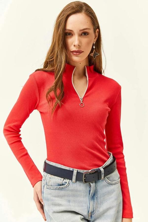 Hoxton Gal Zippered Turtleneck Stretch Blouse