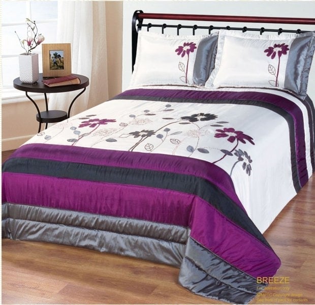 Intimates Breeze Quilted Luxury Bedspread Set