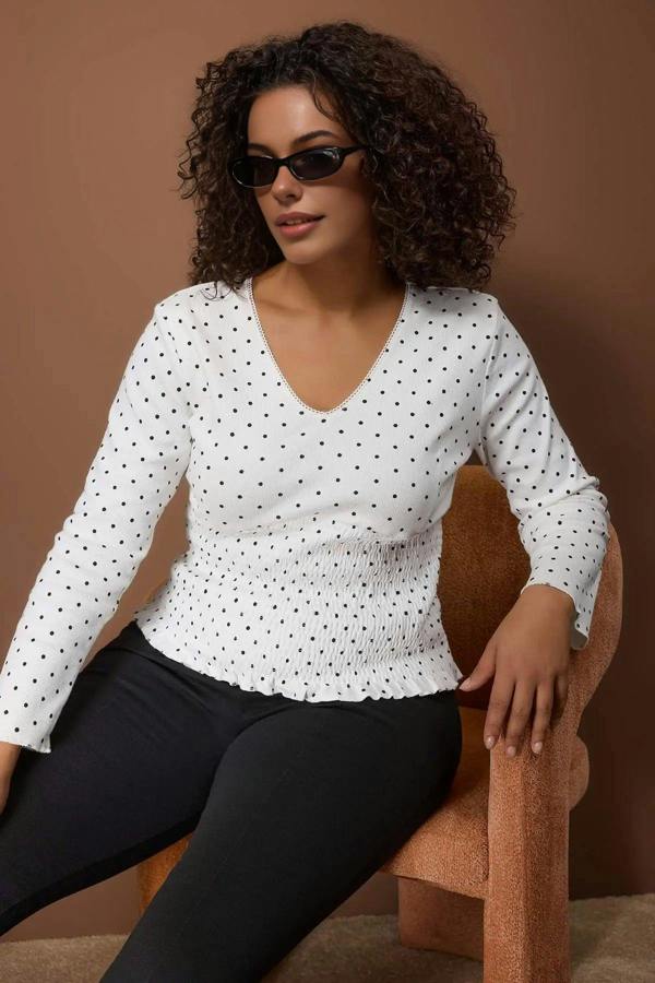 WOVCOR Polka Dot V-Neck Ribbed Knit Plus Size Blouse