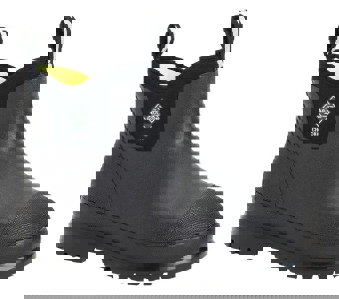 Muck Boots MUCK Chore Classic Chelsea Men's Stable Farm Wellington Wellie Ankle Boots, black waterproof farm work boot with slip-resistant sole and elastic side panel for easy wear.