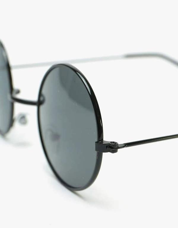 Round Metal Sunglasses In Shiny Black - svnx