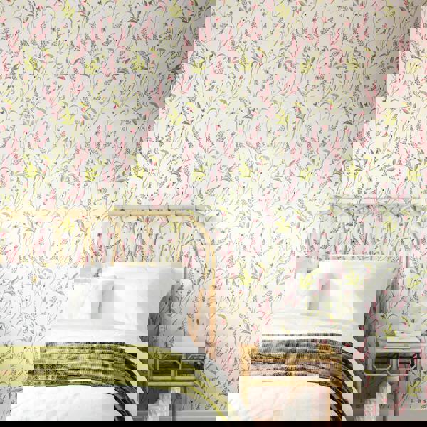 Hoopla Walls Springtime Meadow - Soft Lavender 10m Wallpaper