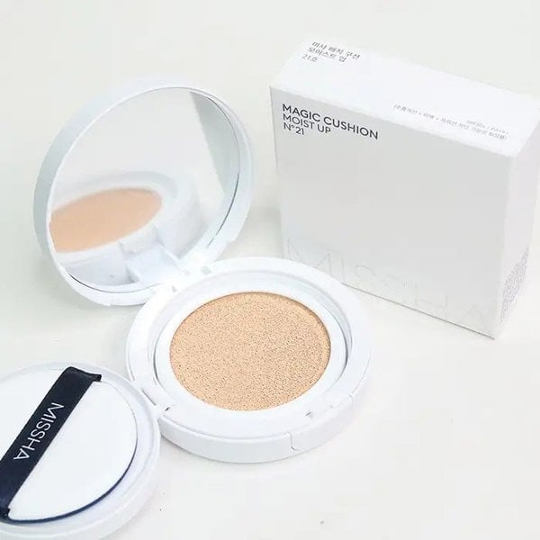 MISSHA Magic Cushion Moist Up - 2 Colours