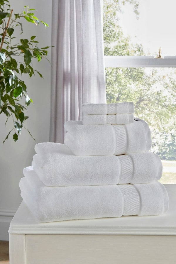Pretty You London Bamboo Hand Towel