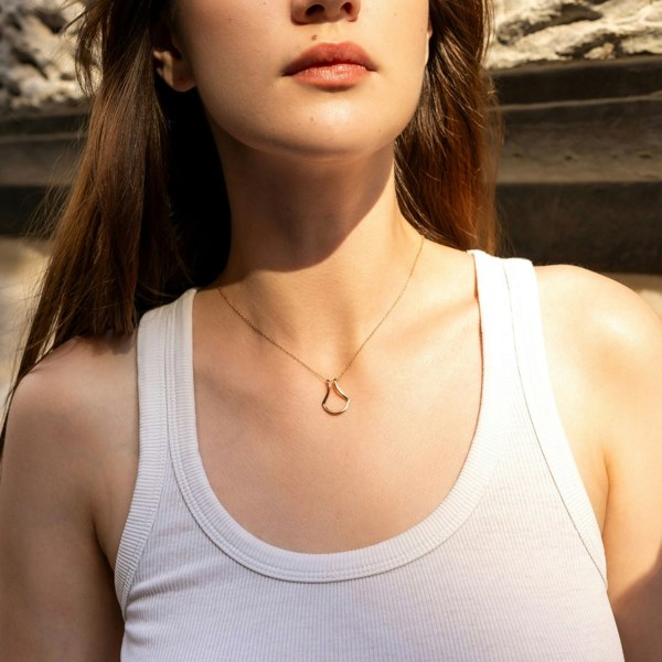 Spero London Horseshoe Ring Holder Necklace in Sterling Silver