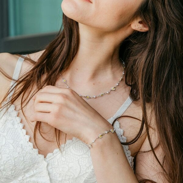 The Colourful Aura Colourful White Indie Boho Daisy Sun Flower Pearl Choker Floral Summer Necklace