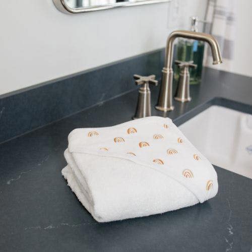 Lulujo - Hooded Towel - Rainbow