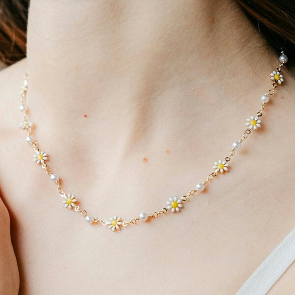 The Colourful Aura Colourful White Indie Boho Daisy Sun Flower Pearl Choker Floral Summer Necklace