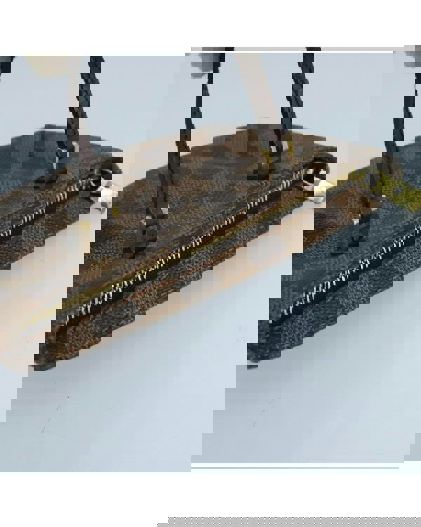 208262886.jpg