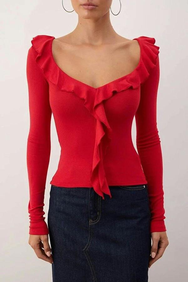WOVCOR Ruffle Fitted Knit Blouse