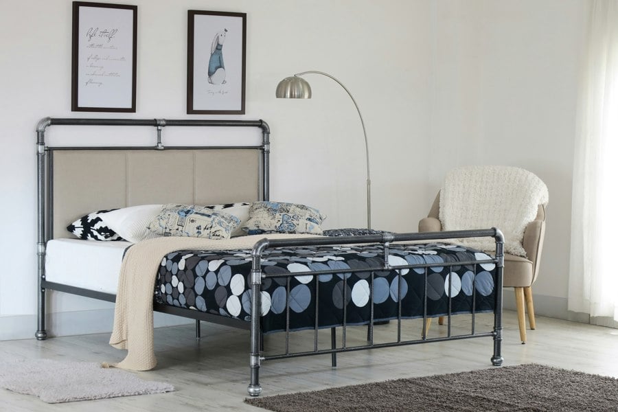 Comfy Living Arcadia Metal Copper Pipe Bed Frame - A Unique and Industrial-Chic Addition to Your Bedroom