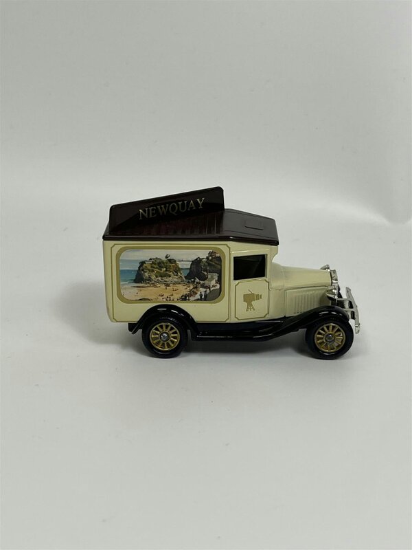 MCSlots View Vans Souvenir Series Newquay The Collectible Souvenir Van Lledo VV01D S2