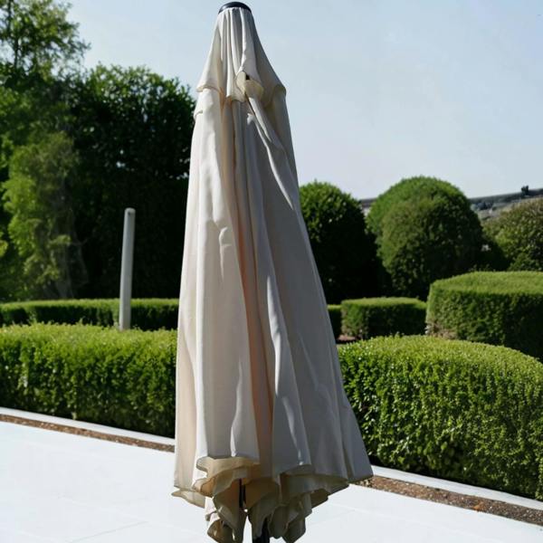 The Garden Marketplace 2.7m Wide Cream Garden Parasol Umbrella with Tilt and Crank, 180g Fade Resistant Polyester Canopy with Wind Vent