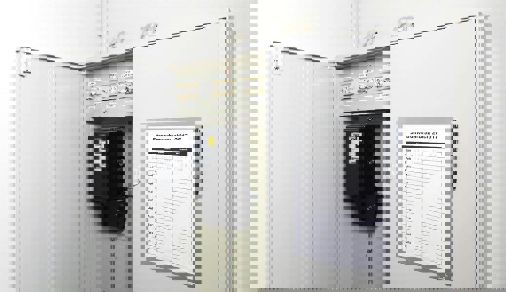 Durable DURAFRAME NOTE Magnetic Document Frame for Metal | A4 Silver