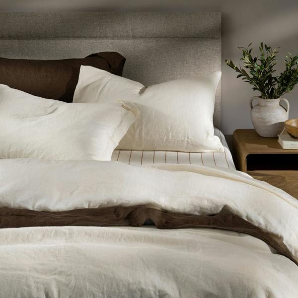 Soak&Sleep Chalky White French Linen Bed Set