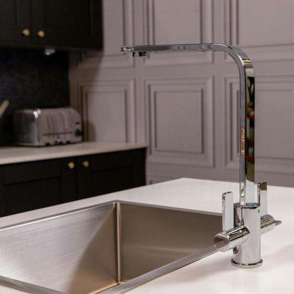 Flode Paddla | Dual Lever Kitchen Tap | Swan Neck Design | Chrome