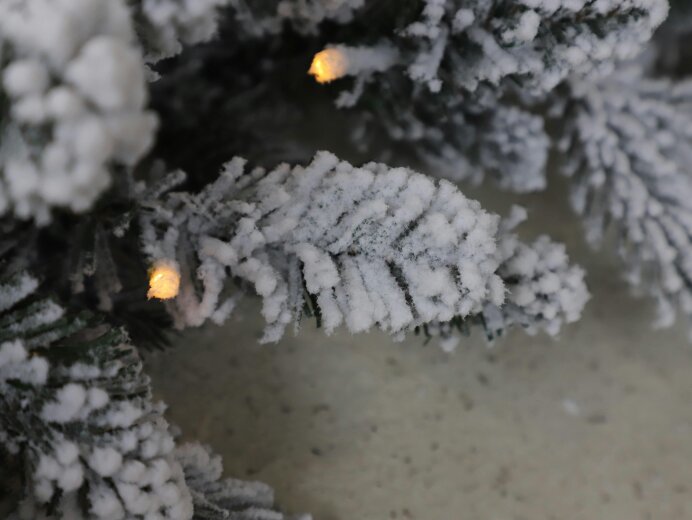 Indoor Living 270cm Premium Mixed branch prelit Snow filled Christmas Garland - with timer