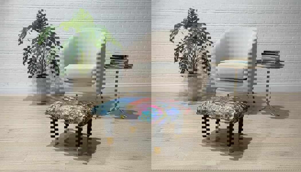 Small Pouffe Footrest with Detachable Legs – Luxury UK Design - ISTOOLS