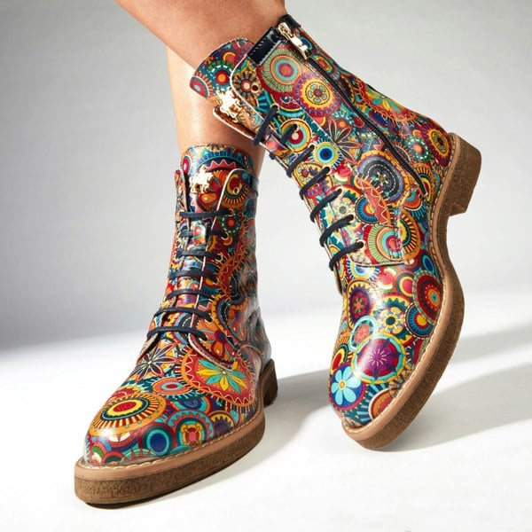 Embassy London Traveller - Signature - Women's higher shaft leather boot with laces and zip