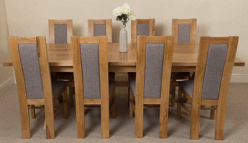 That's Furniture Vermont Cross Leg Oak Extending Dining Table with Stanford Oak Chairs
