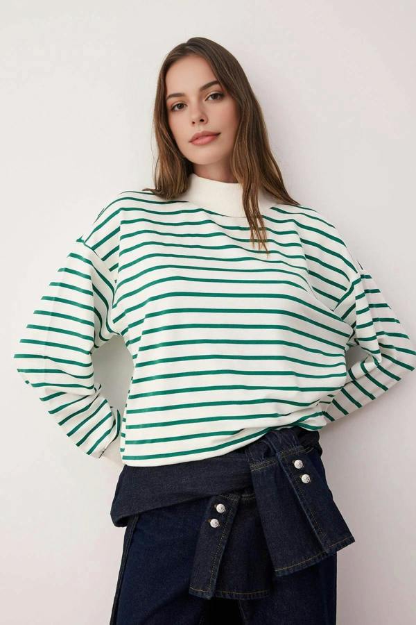WOVCOR Striped Knit Sweatshirt