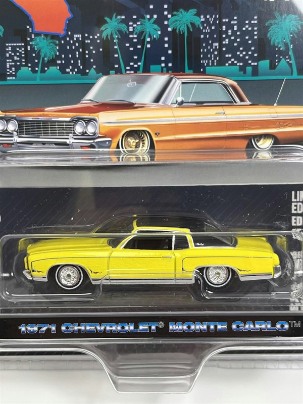 Greenlight 1971 Chevrolet Monte Carlo Lowriders 1:64 Scale Greenlight 63040