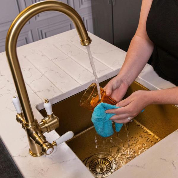 Flode korsa | Traditional Cruciform Style 3 in 1 Instant Boiling Tap | White Ceramic Levers | Brushed Brass Finish