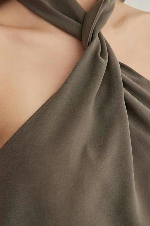WOVCOR Halter Neck Knotted Woven Blouse