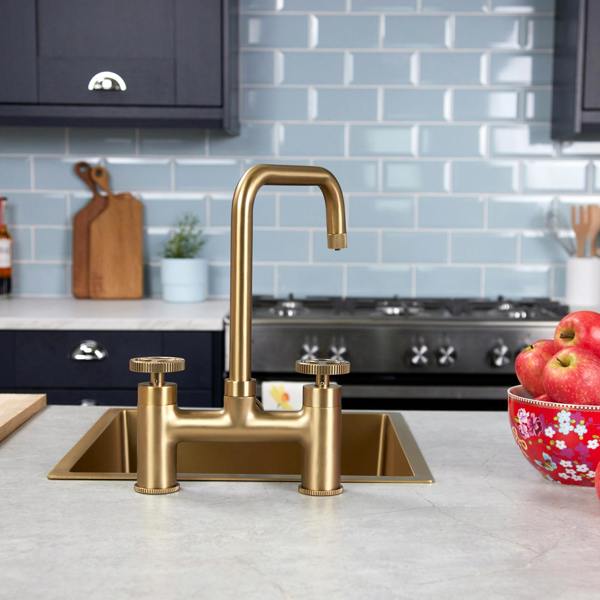 Flode kraft | Industrial Bridge Style 3 in 1 Instant Boiling Tap | Brushed Brass Finish
