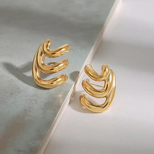 Elk & Bloom Chunky Triple Hoop Wave 14K Gold Studs