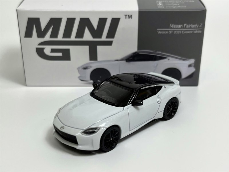 Mini GT Nissan Fairlady Z Version ST 2023 Everest White RHD 1:64 Scale Mini GT MGT00598R